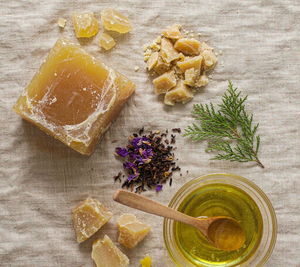 Natural beard wax ingredients: beeswax, shea butter and oils